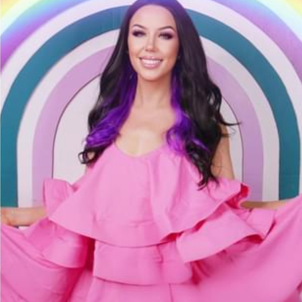 Chelsey smith cosmetics wig